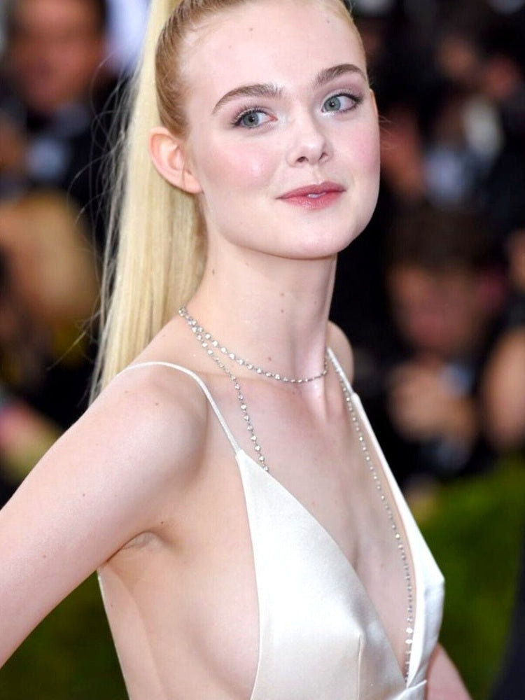 Elle Fanning 8.5 x 11 Candid Color Photograph Art Print Photo Picture Collectibles:Photographic Images:Photographs Style Your Walls